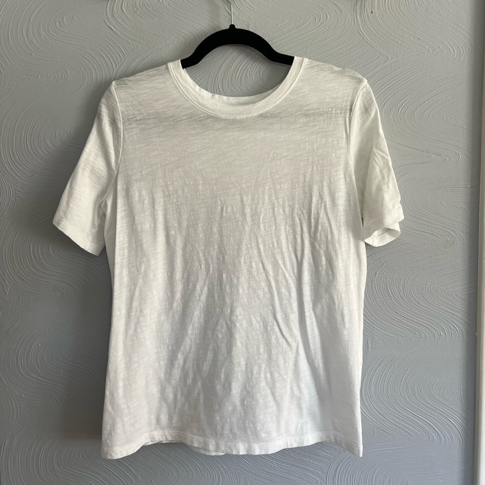 New! Banana Republic Malibu Tee